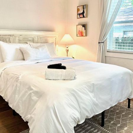 Treehouse Is A Quaint 2 Bedroom In An Up-And-Coming Part Of Town, Pet Friendly With Fenced Yard And Lounge Area That Is Close To Downtown Tampa Zewnętrze zdjęcie