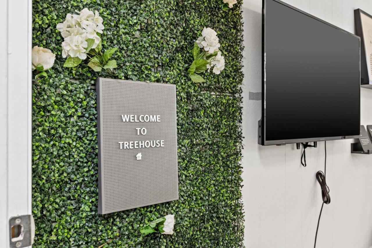 Treehouse Is A Quaint 2 Bedroom In An Up-And-Coming Part Of Town, Pet Friendly With Fenced Yard And Lounge Area That Is Close To Downtown Tampa Zewnętrze zdjęcie
