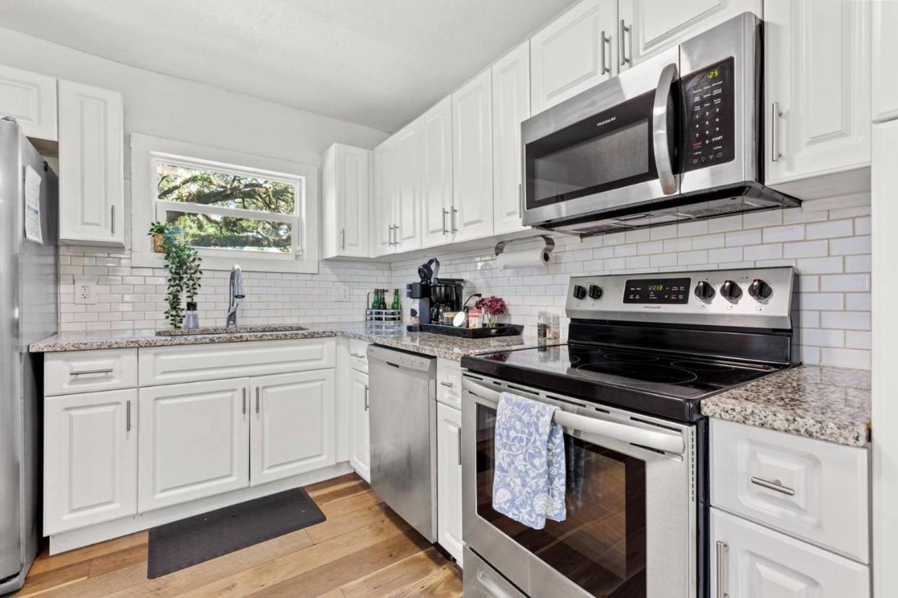 Treehouse Is A Quaint 2 Bedroom In An Up-And-Coming Part Of Town, Pet Friendly With Fenced Yard And Lounge Area That Is Close To Downtown Tampa Zewnętrze zdjęcie