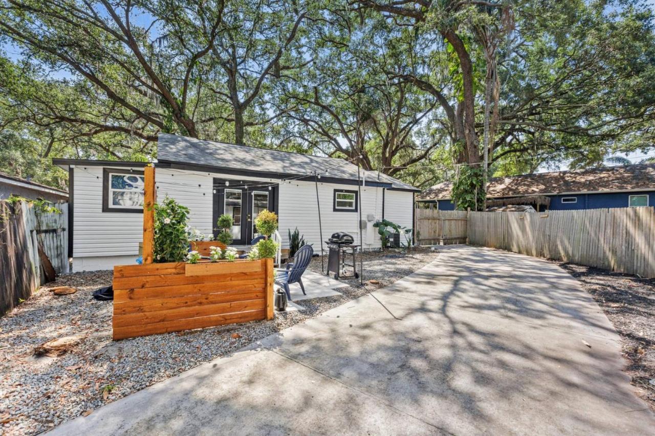 Treehouse Is A Quaint 2 Bedroom In An Up-And-Coming Part Of Town, Pet Friendly With Fenced Yard And Lounge Area That Is Close To Downtown Tampa Zewnętrze zdjęcie