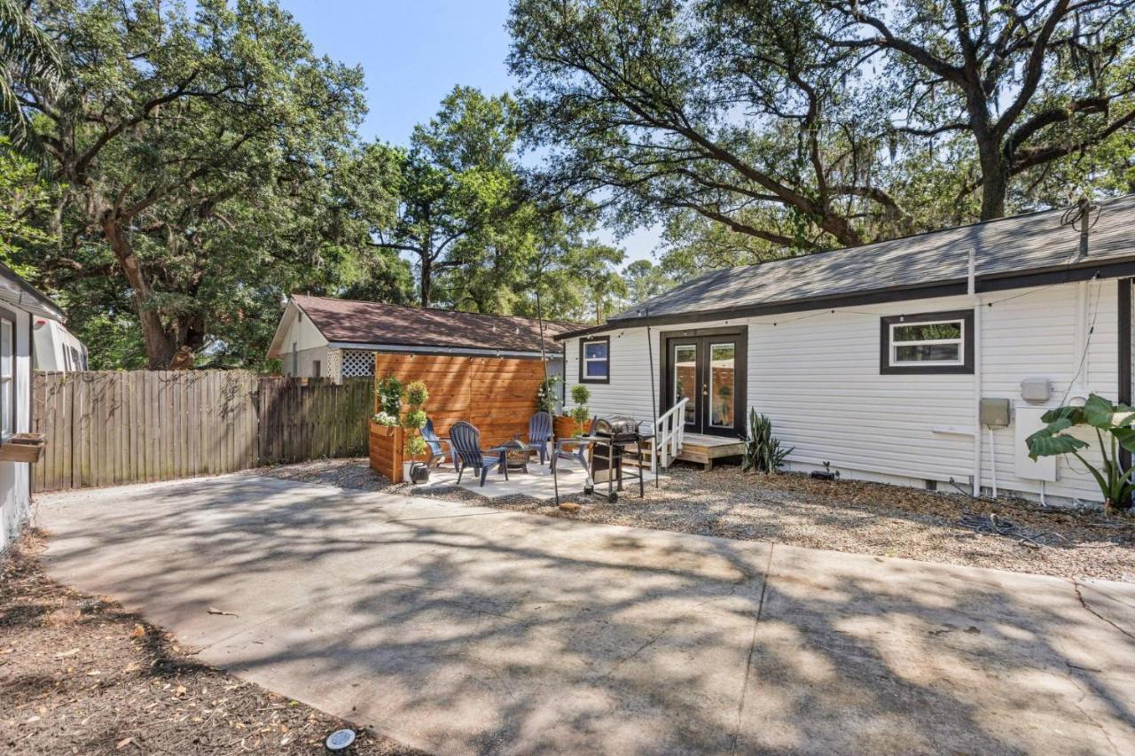 Treehouse Is A Quaint 2 Bedroom In An Up-And-Coming Part Of Town, Pet Friendly With Fenced Yard And Lounge Area That Is Close To Downtown Tampa Zewnętrze zdjęcie