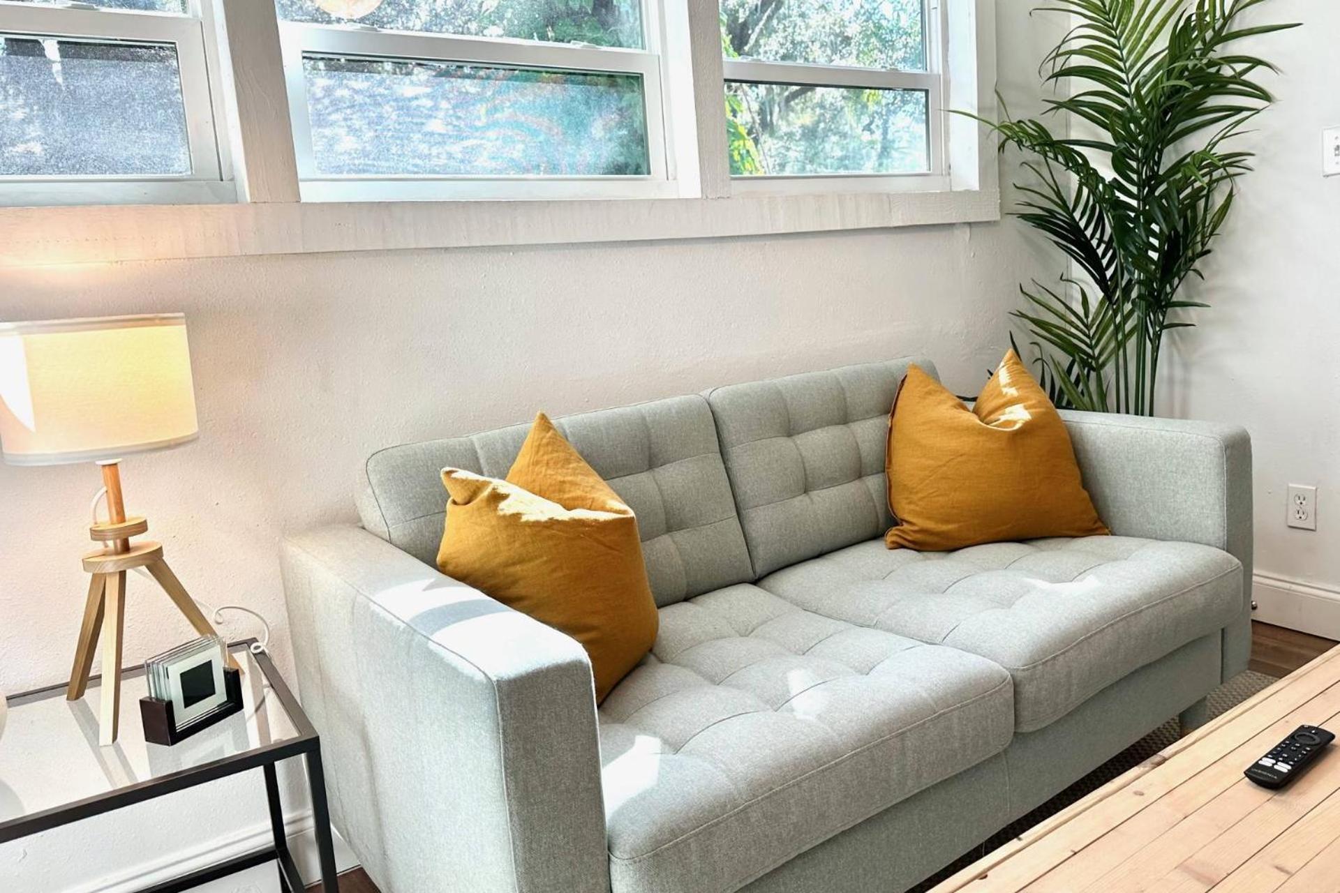 Treehouse Is A Quaint 2 Bedroom In An Up-And-Coming Part Of Town, Pet Friendly With Fenced Yard And Lounge Area That Is Close To Downtown Tampa Zewnętrze zdjęcie