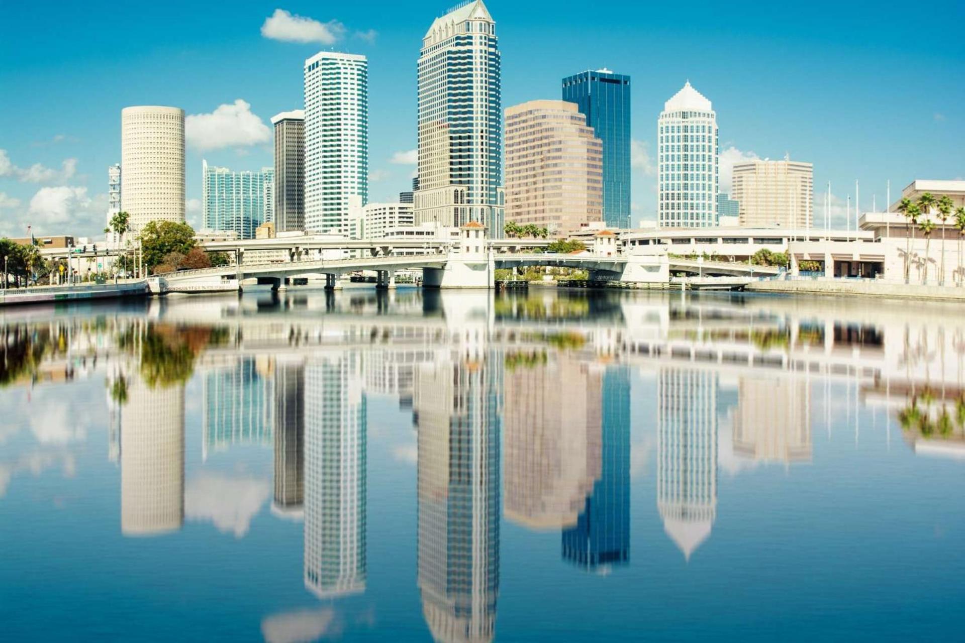 Treehouse Is A Quaint 2 Bedroom In An Up-And-Coming Part Of Town, Pet Friendly With Fenced Yard And Lounge Area That Is Close To Downtown Tampa Zewnętrze zdjęcie